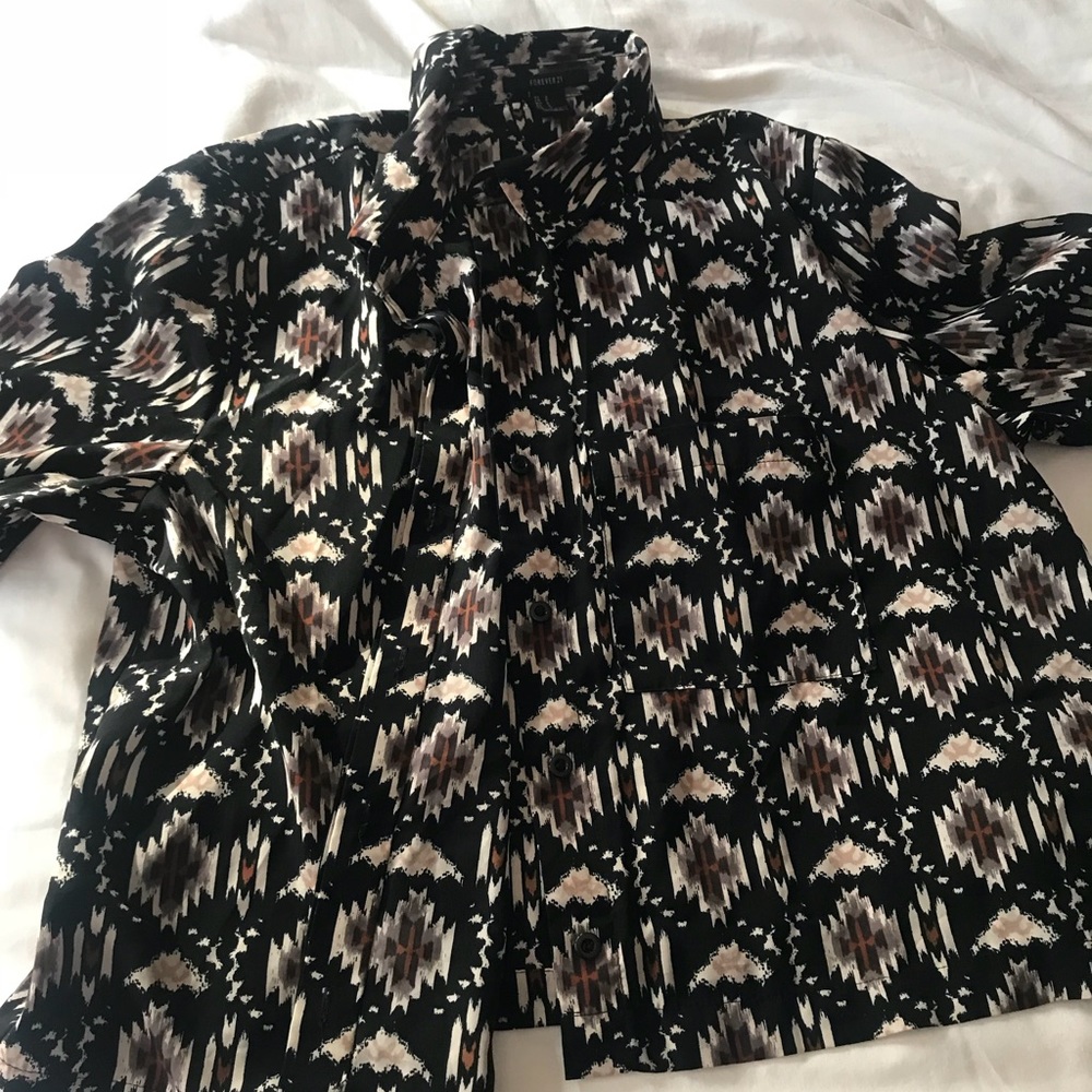 SHORT SLEEVE BUTTON DOWN TEE 👚